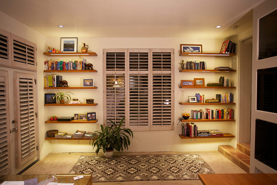 bookshelves_strip-light_920px