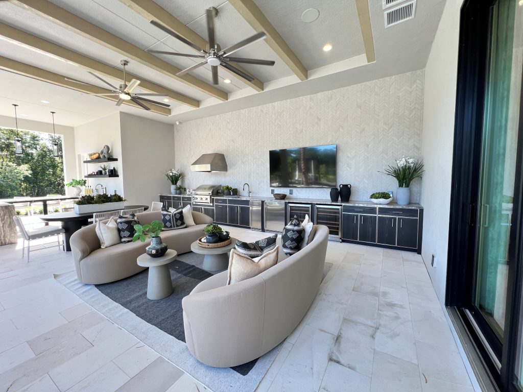 Toll Brothers Saddlecrest model home21